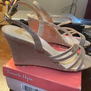 Gorgeous Glittery Champagne Wedges